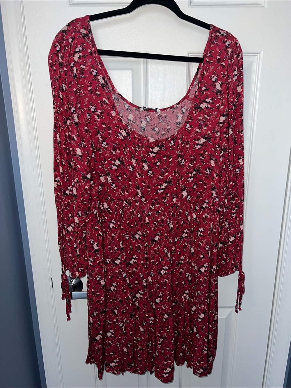 AE Women’s Floral Scoop-Neck Dress in Berry Red